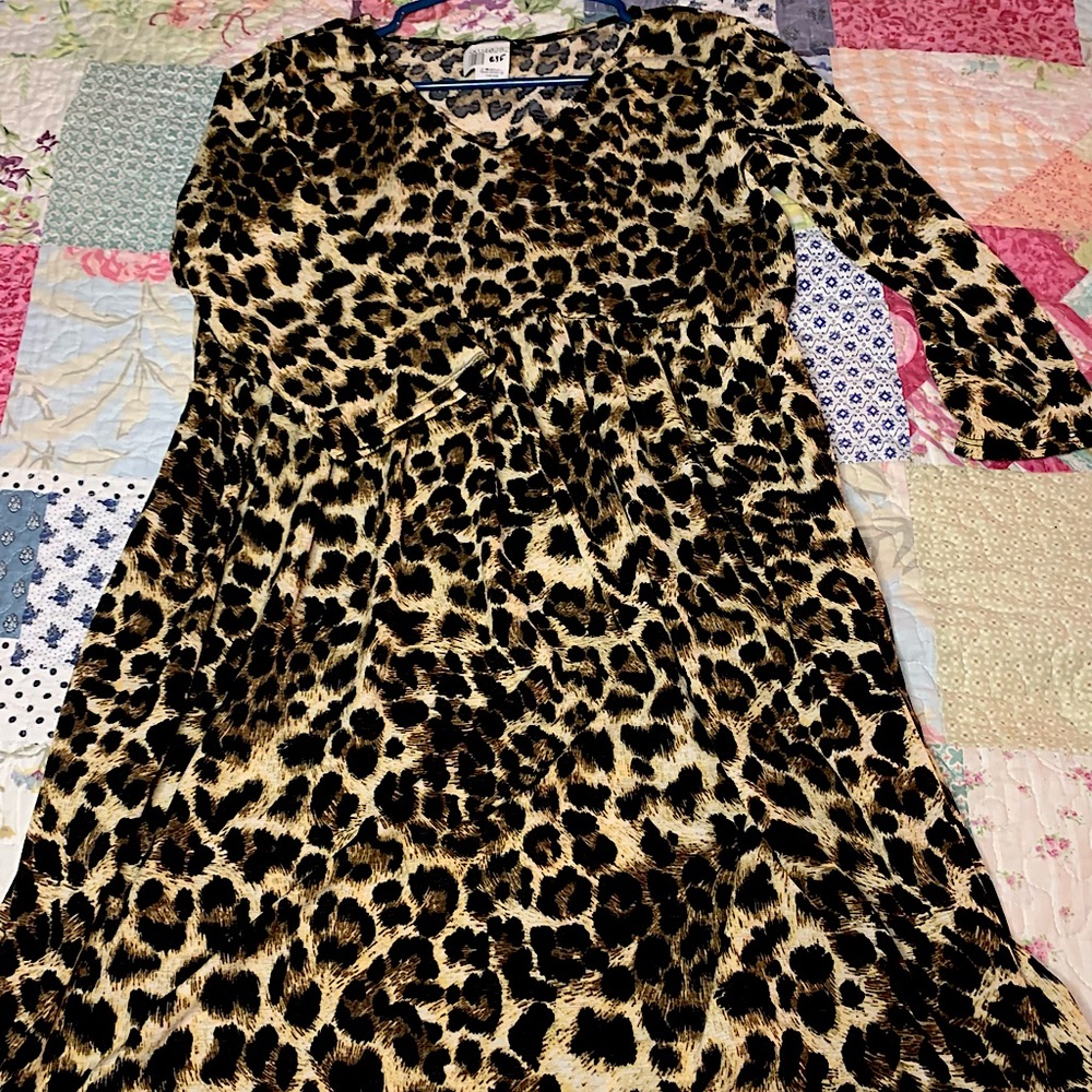 Size SMALL boutique dress! :)